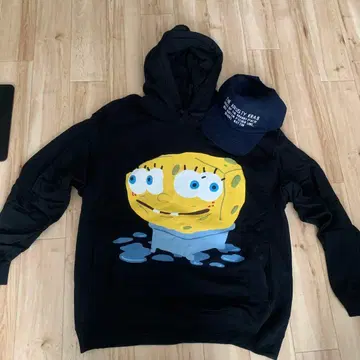 유니클로 스펀지밥 후드티 캡