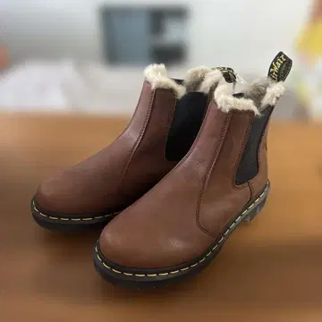 Dr.Martens 닥터마틴 첼시 보아 LEONORE