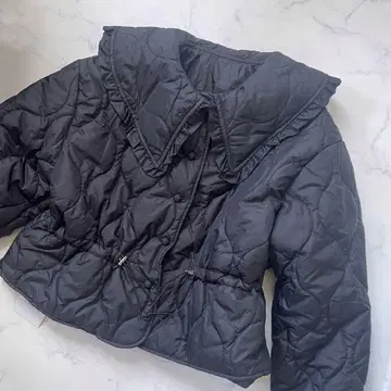 새상품 Loueme 퀼팅 플럼 숏코트 블랙