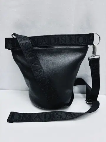 레어 컨디션 최상 NOMADIS 노마디스 PIT 숄더백 크로스바디