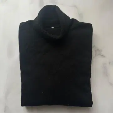 유니클로 캐시미어 니트 블랙 터틀넥