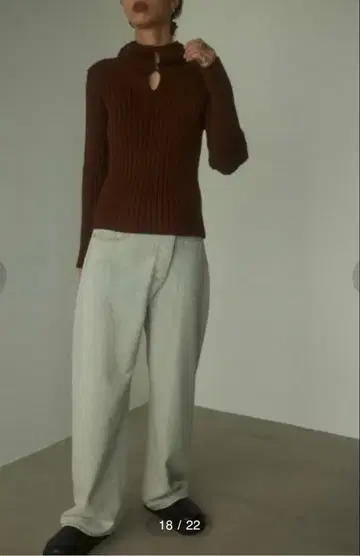 브라운 후드 부착 리브 스웨터