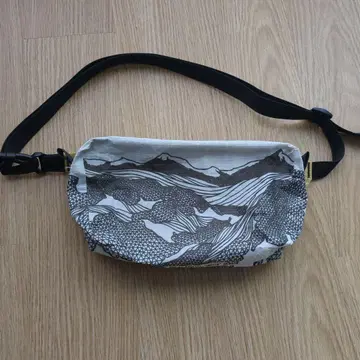 [ HIGH TAIL DESIGNS ] Fanny Packs