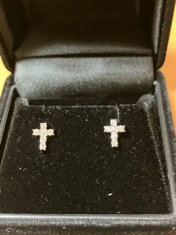 반돔 아오야마 크로스 모티브 플라티나 귀걸이