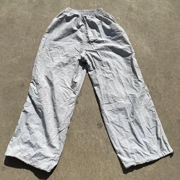 그레이 나일론 팬츠 1:24