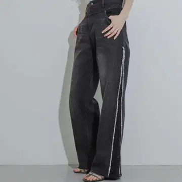 센스 오브 플레이스 사이드 패치워크 프린지 데님