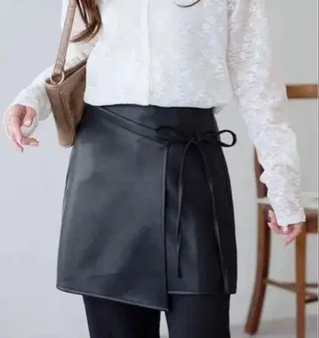 가죽 랩스커트 디스코트