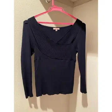 V넥 크로스 카슈쿨 니트 여성용 상의 tocca 니트