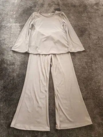 그레이 플레어 소매 플레어 팬츠 셋업