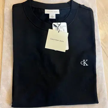 미사용 새상품 Calvin Klein Jeans 반팔 T셔츠 M 사이즈