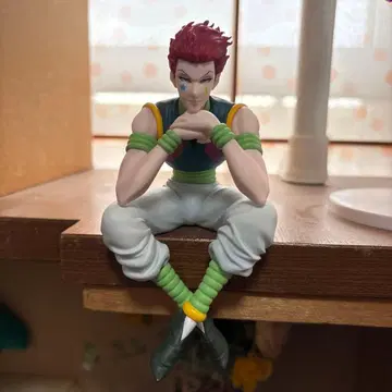 히소카 피규어와 트레이딩 카드 세트