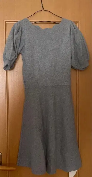 [ 미사용 새상품 ] 트란테안 니트 원피스 벨트 포함