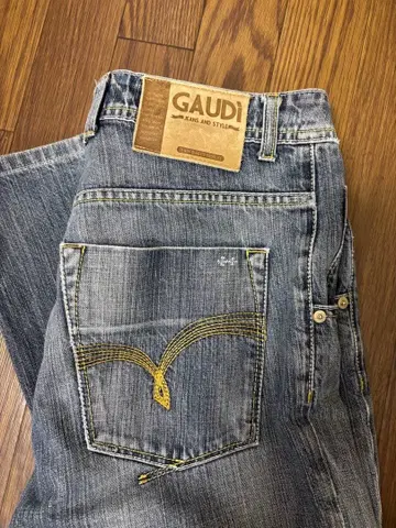 GAUDI 블루 스트레이트 데님 32인치