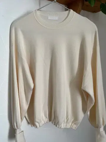 투모로우랜드 Ballsey 아이보리 긴팔 니트 스웨터