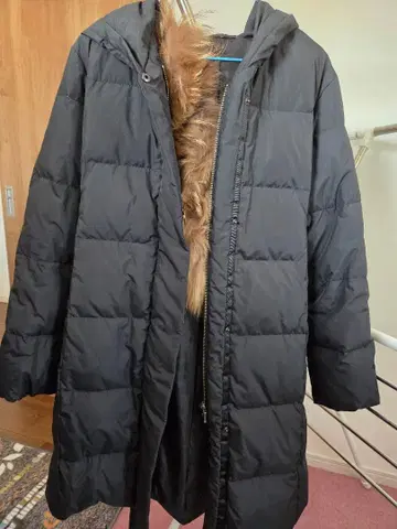 로트레 아몽 후드 부착 롱 다운 자켓 블랙