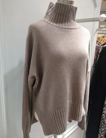 아무아르카프리스 sunway 하이넥 니트 스웨터