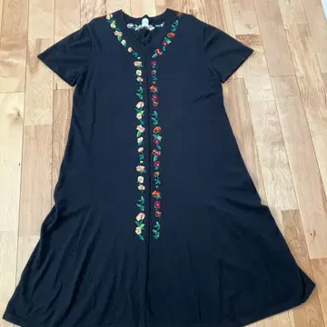 Paul Smith 블랙 V넥 꽃무늬 자수 원피스