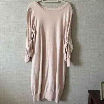 레이스 장식 리본 소매 니트 원피스