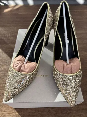 골드 글리터 펌프스 24cm MARNoN
