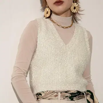 라메 V넥 숏 니트 베스트