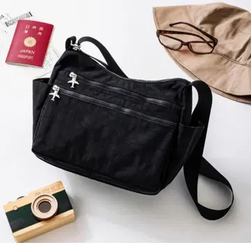 한큐 교통사가 생각한 여행에 도움이 되는 숄더백