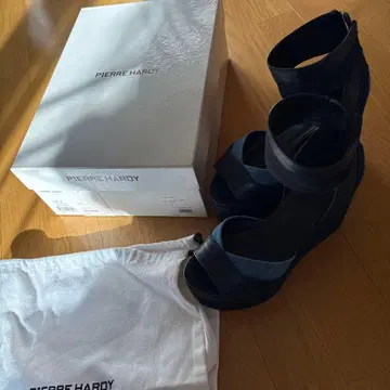 PIERRE HARDY 통굽 샌들 36 박스 포함