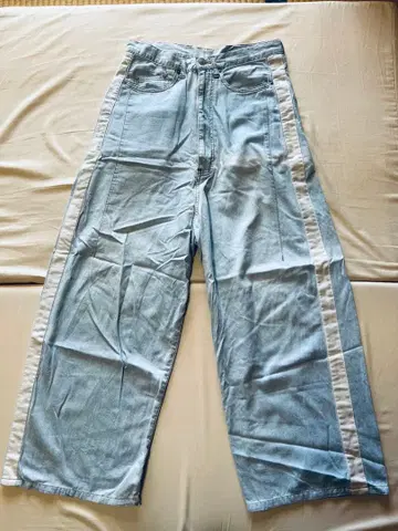 NAME 라이트 블루 스트레이트 레그 데님 사이즈 0