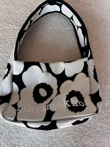 마리메꼬 Knitted Shoulderbag Unikko