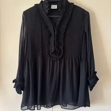 파올라 프라니 블랙 시어 탑