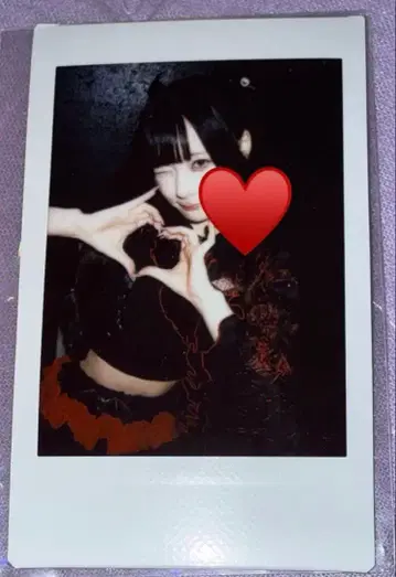 큐르시테 신기루 아뮤 폴라로이드 AVAM 의상