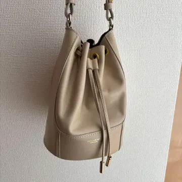 비올라돌로 소가죽 복조리형 백