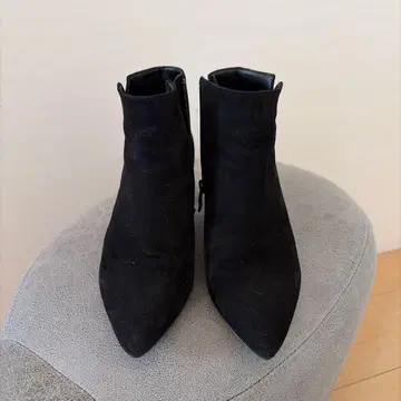 DIANA 블랙 스웨이드 스틸레토 부츠