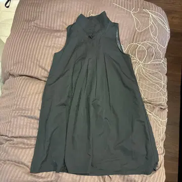 슬리브리스 무릎 기장 원피스 다크 그레이