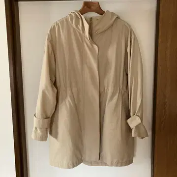 베이지 마운틴 파카 후드 부착 로페