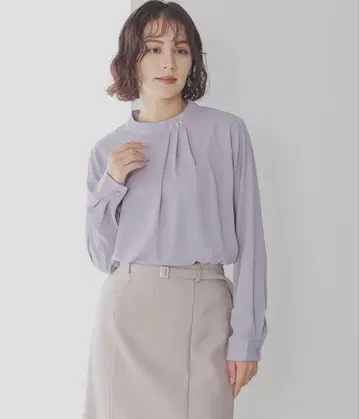 펄 포함 웜 블라우스