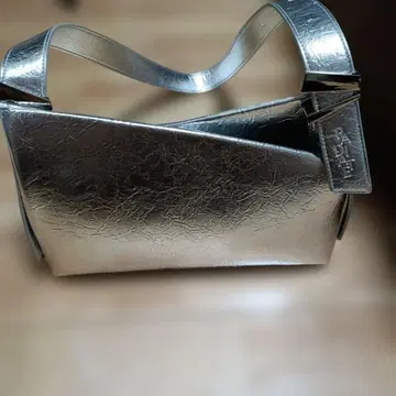 RADIATE 실버 숄더백