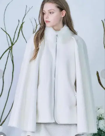 riu 화이트 케이프 코트