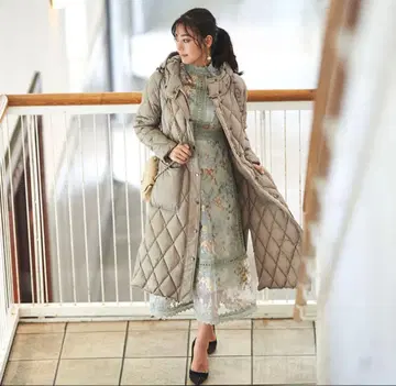 미사용 새상품급 퀼팅 다운 코트