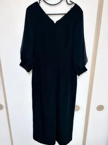 LABORATORY WORK 블랙 드레스