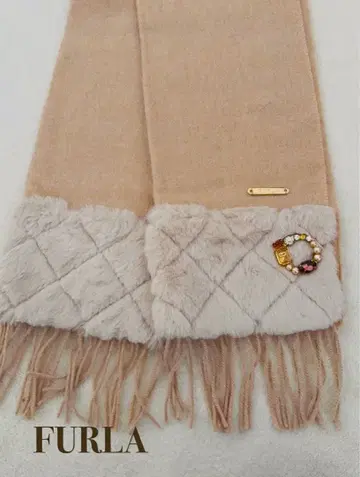 FURLA 베이지 퍼 포함 머플러