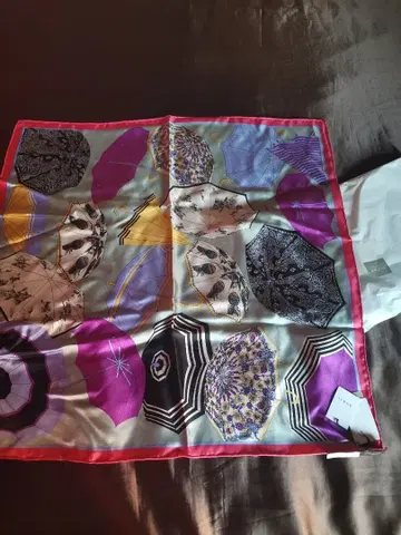 ANAVATI 우산 디자인 스카프