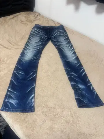 토네이도 마트 오니히게 청바지