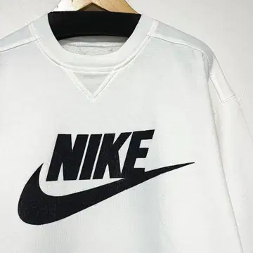 구제샵 구매 90s 빈티지 NIKE 로고 맨투맨 화이트