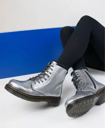 닥터마틴 1460 세레나 8홀