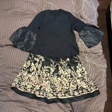 네이비 꽃무늬 셋업