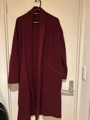 버건디 롱 코트