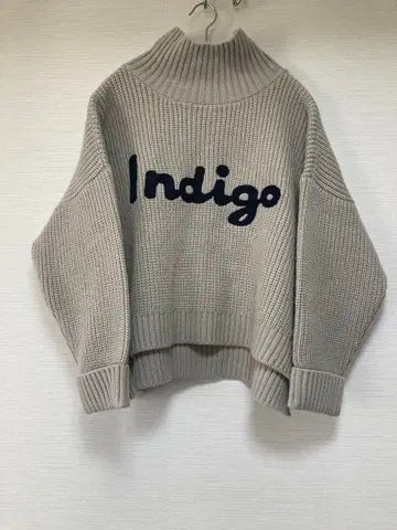 인디고 자수 하이넥 스웨터 9호
