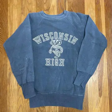 빈티지 위스콘신 맨투맨 다크 블루