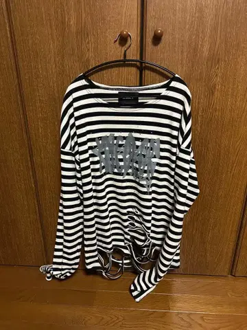 GRANCY 올 패턴 큐빅 그래픽 긴팔 티셔츠 /Msize