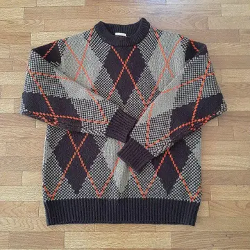 GU 아가일 무늬 크루넥 스웨터